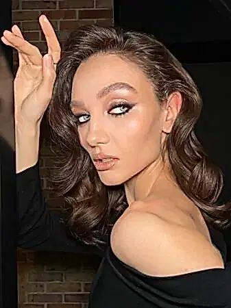 72056878-3176-4A34-8E74-726B6A74EE88